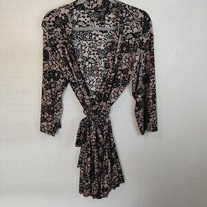 Rene' Rofe' sleepwear robe lace print nude and black short fancy robe sz. small